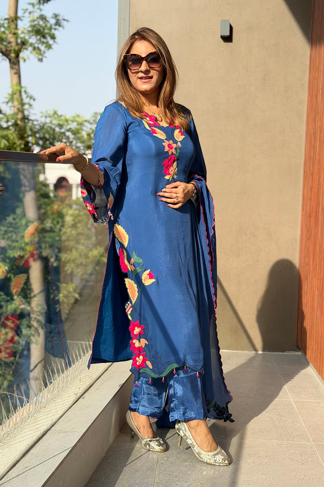 Gul-e-Noor Floral Appliqué Organza Kurta Set with Dupatta